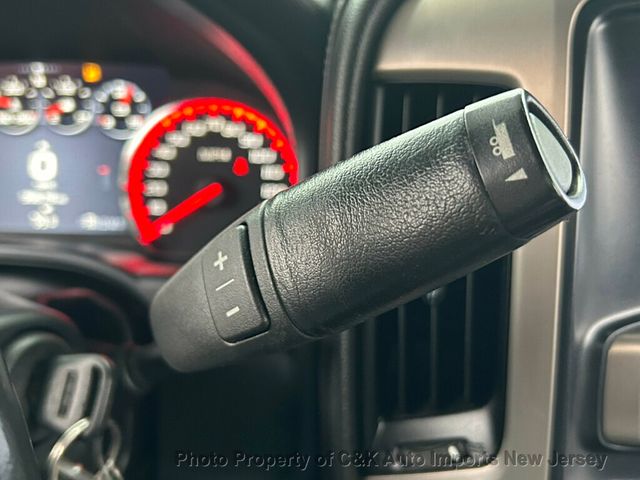 2015 GMC Sierra 3500HD 4WD Crew Cab 167.7" Denali - 22988402 - 33