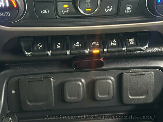 2015 GMC Sierra 3500HD 4WD Crew Cab 167.7" Denali - 22988402 - 35