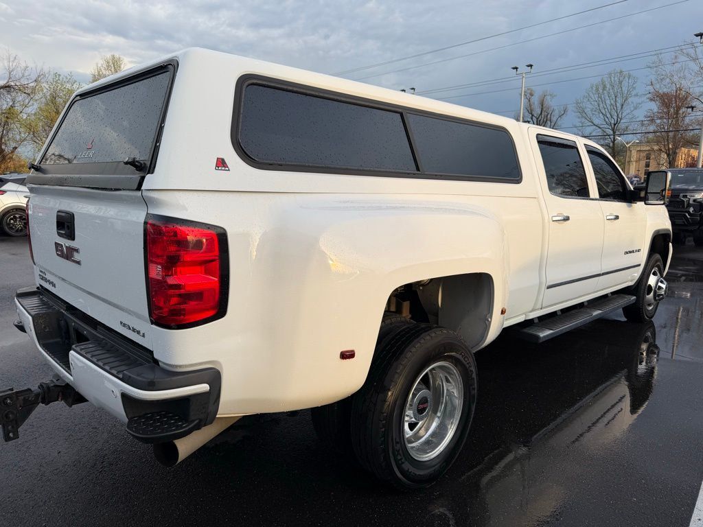 2015 GMC Sierra 3500HD Denali - 23007346 - 10