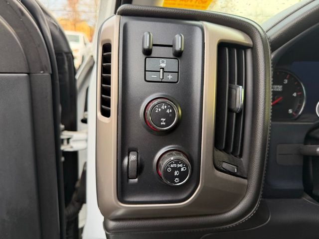 2015 GMC Sierra 3500HD Denali - 23007346 - 17