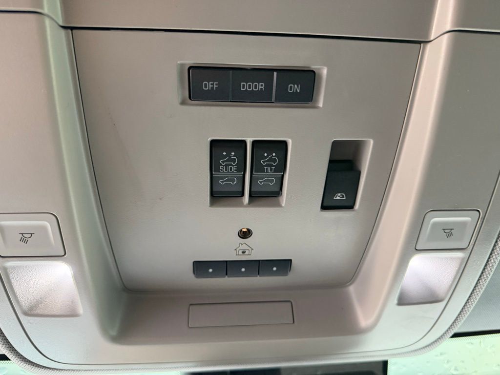 2015 GMC Sierra 3500HD Denali - 23007346 - 21