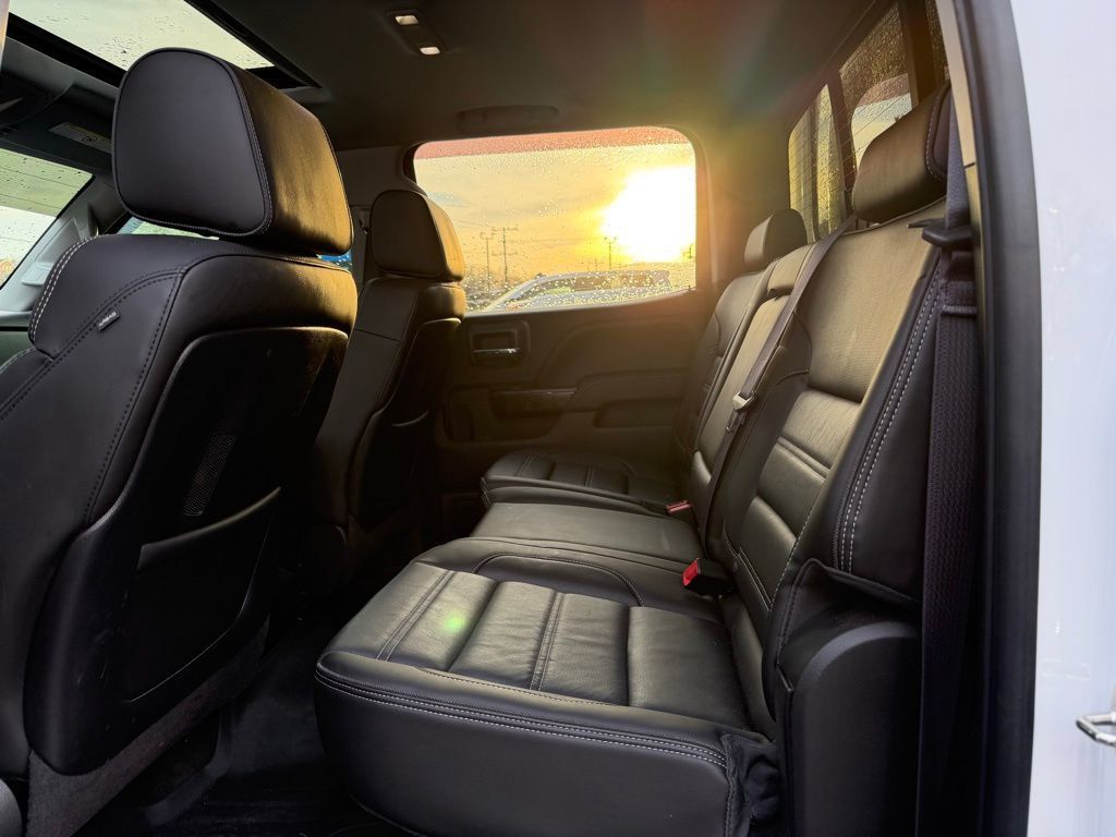 2015 GMC Sierra 3500HD Denali - 23007346 - 22