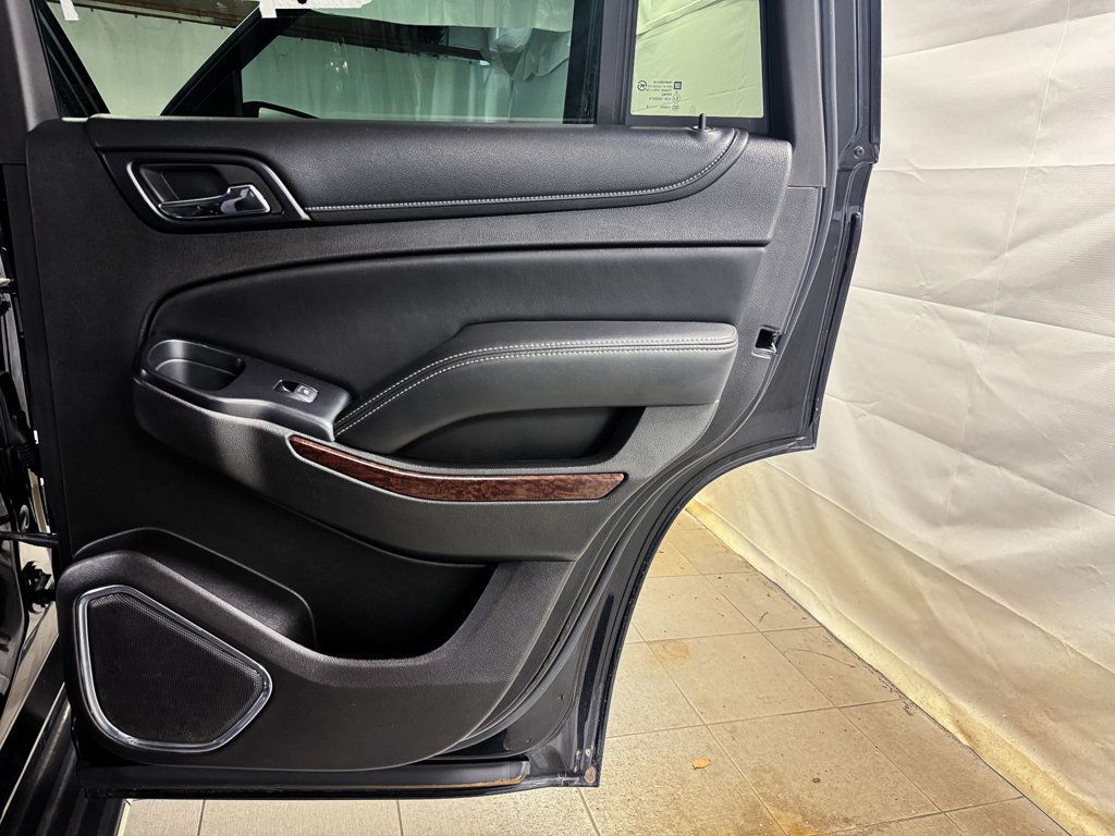 2015 GMC Yukon DENALI 4WD - 22807362 - 17