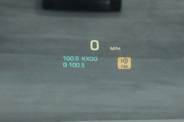 2015 GMC Yukon DENALI, 4X4, 1 OWNER, PREMIUM WHEELS, MOON ROOF, LEATHER SEATS - 22971457 - 31