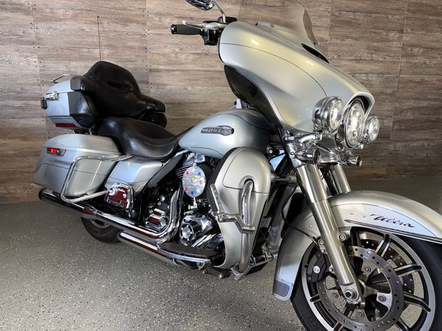 2015 Harley-Davidson FLHTCU Ultra Classic Electra Glide Custom! - 23036529 - 9
