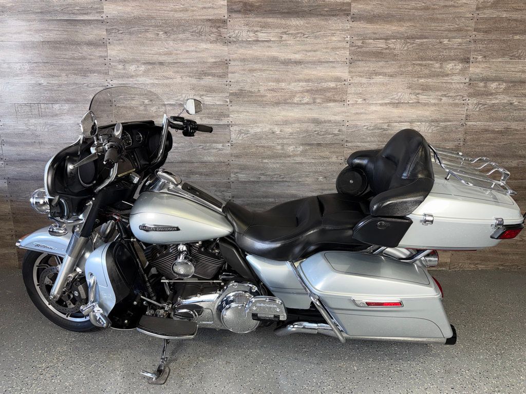 2015 Harley-Davidson FLHTCU Ultra Classic Electra Glide Custom! - 23036529 - 12