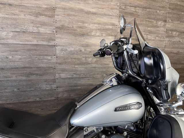 2015 Harley-Davidson FLHTCU Ultra Classic Electra Glide Custom! - 23036529 - 6