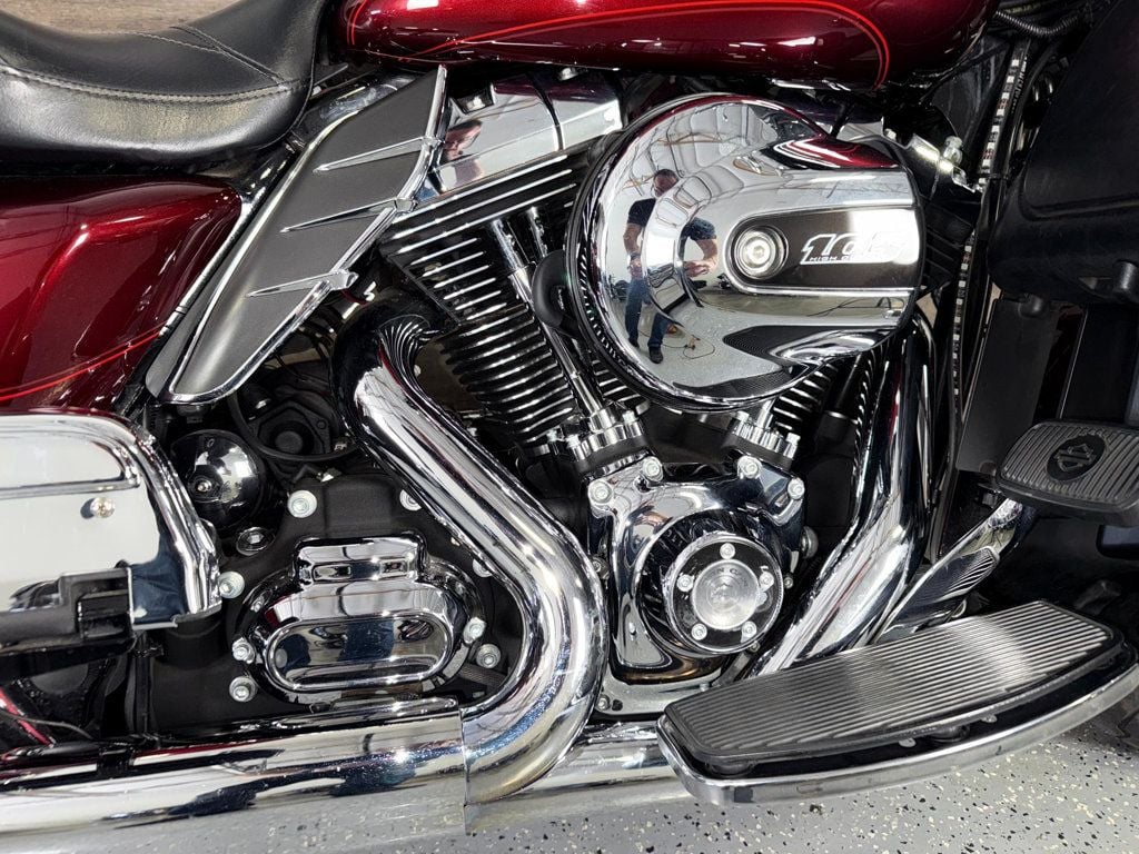 2015 Harley-Davidson FLHTCU Ultra Classic Electra Glide LOW MILES! - 22901907 - 8
