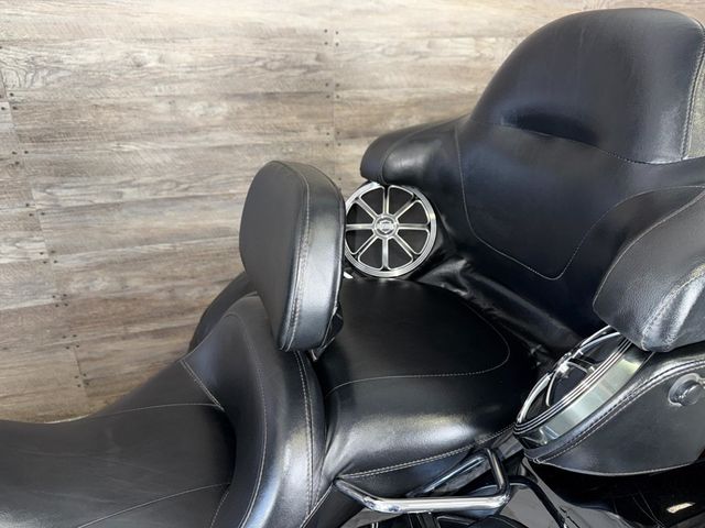 2015 Harley-Davidson FLHTCUTG Triglide Ultra Classic SUPER CLEAN! - 22990295 - 13