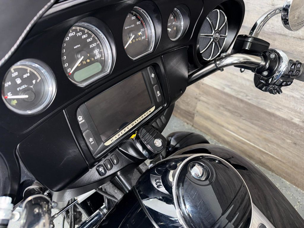 2015 Harley-Davidson FLHTCUTG Triglide Ultra Classic SUPER CLEAN! - 22990295 - 14