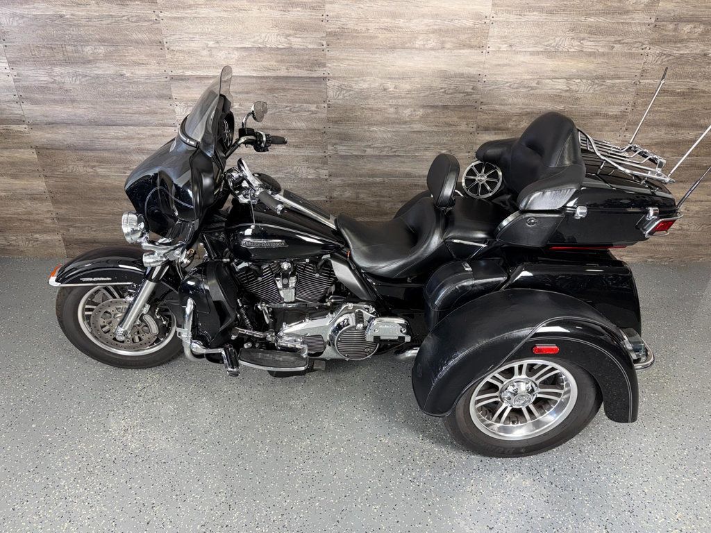 2015 Harley-Davidson FLHTCUTG Triglide Ultra Classic SUPER CLEAN! - 22990295 - 15