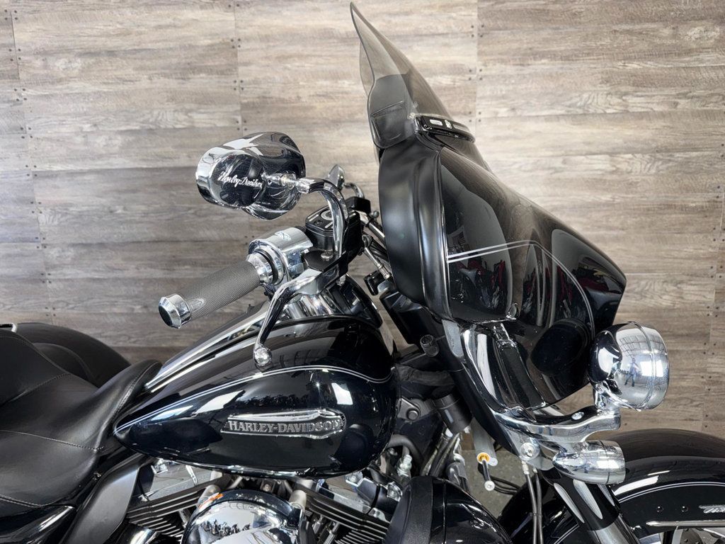 2015 Harley-Davidson FLHTCUTG Triglide Ultra Classic SUPER CLEAN! - 22990295 - 3