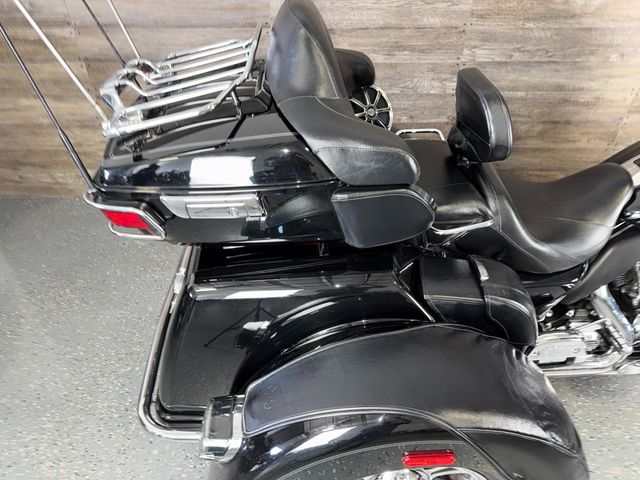 2015 Harley-Davidson FLHTCUTG Triglide Ultra Classic SUPER CLEAN! - 22990295 - 8