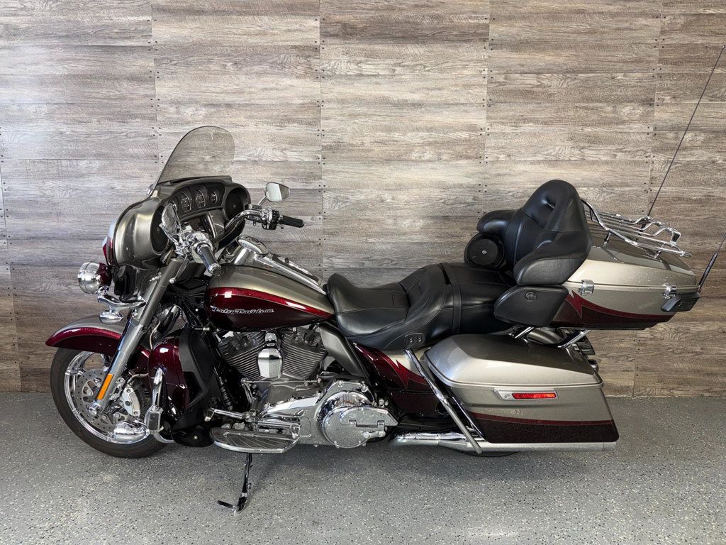2015 Harley-Davidson FLHTKSE CVO Ultra Limited SUPER CLEAN! - 23032271 - 10