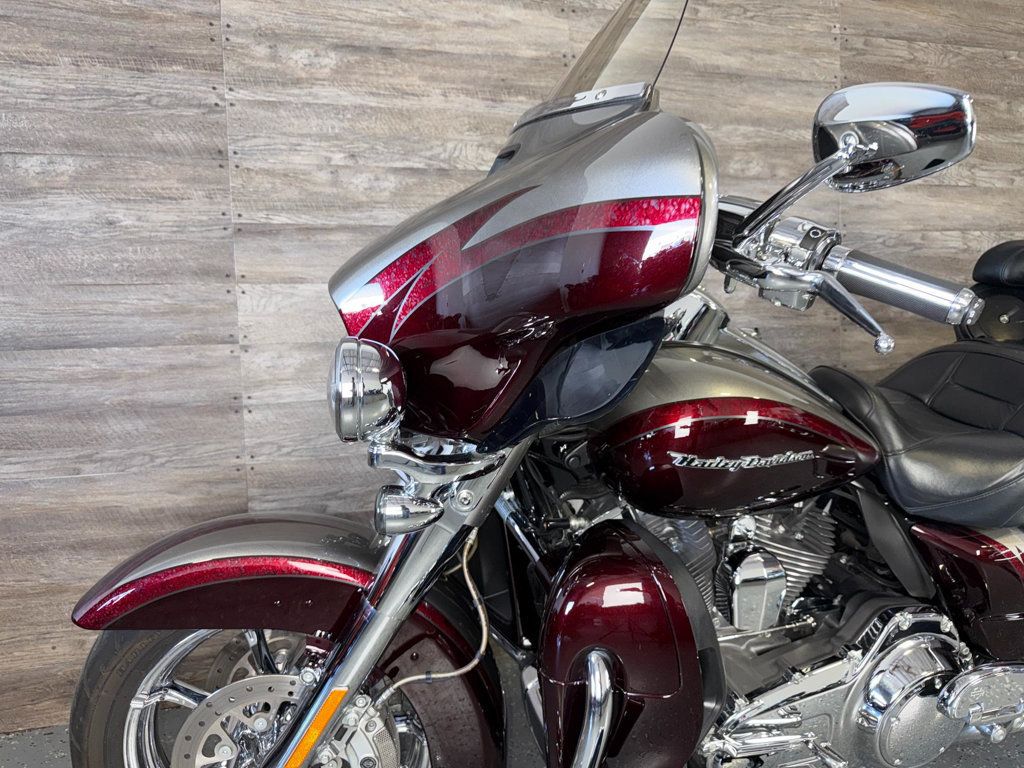 2015 Harley-Davidson FLHTKSE CVO Ultra Limited SUPER CLEAN! - 23032271 - 11