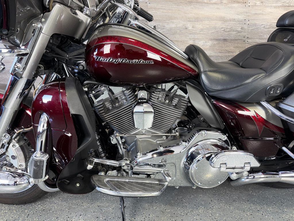 2015 Harley-Davidson FLHTKSE CVO Ultra Limited SUPER CLEAN! - 23032271 - 12