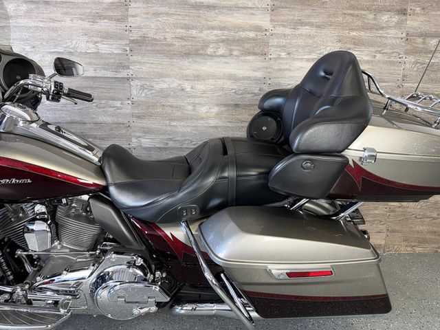 2015 Harley-Davidson FLHTKSE CVO Ultra Limited SUPER CLEAN! - 23032271 - 13