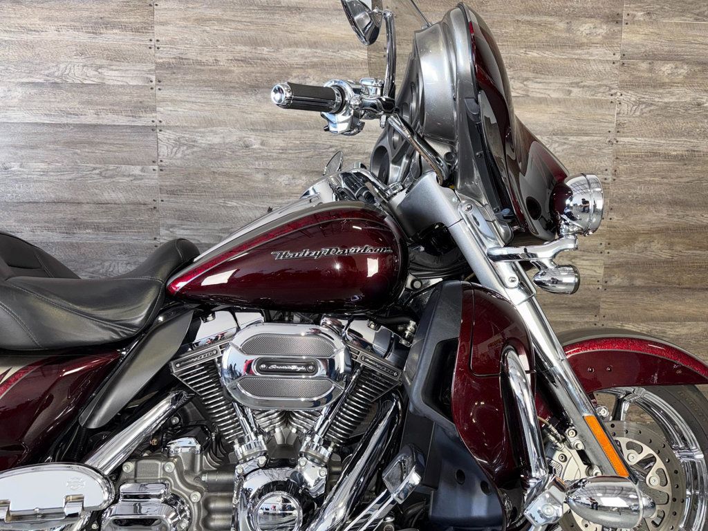2015 Harley-Davidson FLHTKSE CVO Ultra Limited SUPER CLEAN! - 23032271 - 4