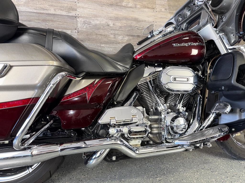 2015 Harley-Davidson FLHTKSE CVO Ultra Limited SUPER CLEAN! - 23032271 - 6