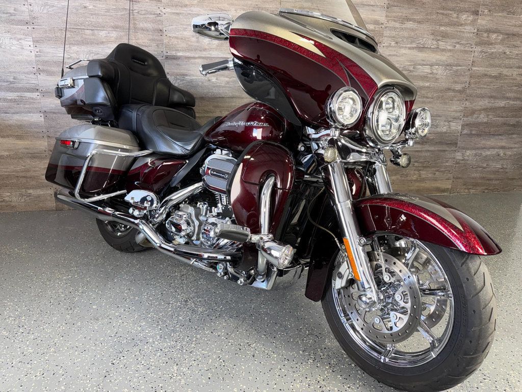 2015 Harley-Davidson FLHTKSE CVO Ultra Limited SUPER CLEAN! - 23032271 - 7