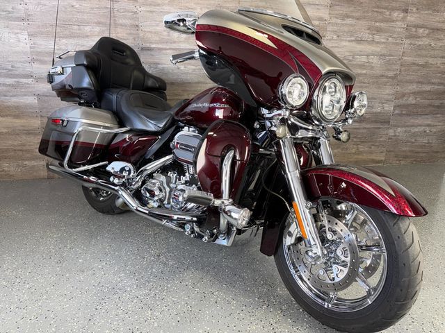 2015 Harley-Davidson FLHTKSE CVO Ultra Limited SUPER CLEAN! - 23032271 - 7