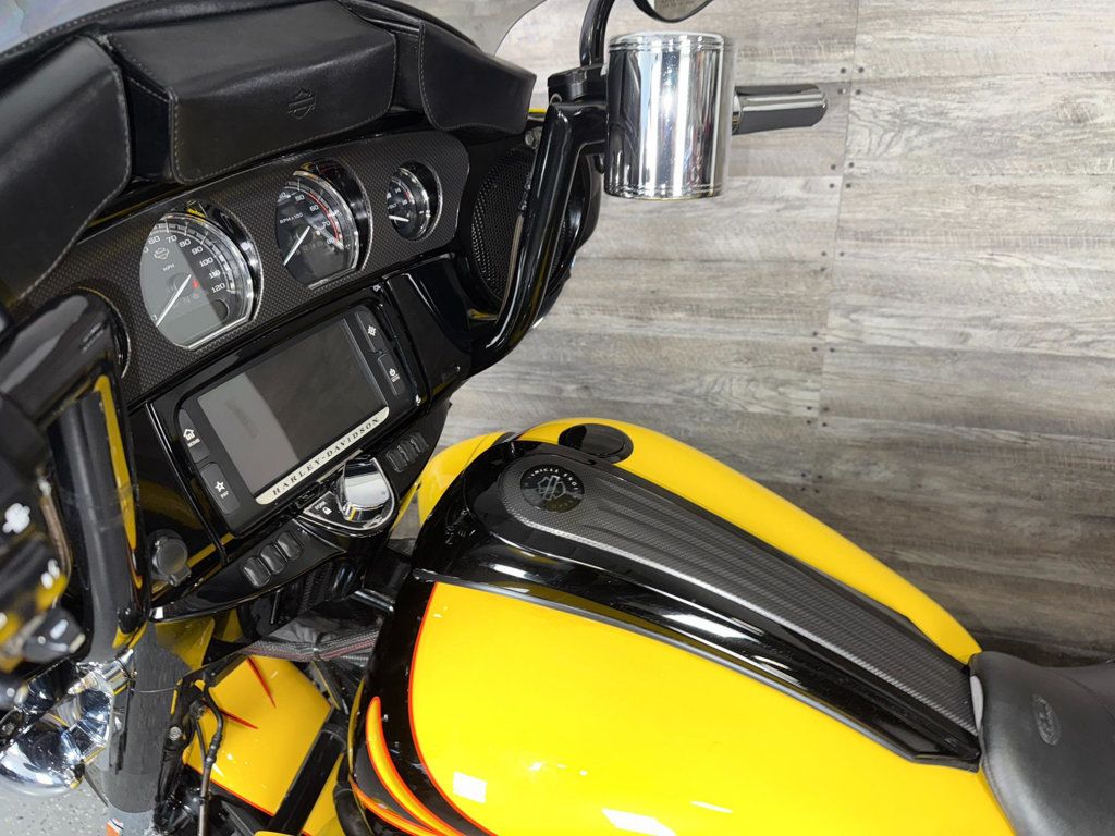 2015 Harley-Davidson FLHXSE CVO Street Glide Special SUPER CLEAN! - 22933841 - 13