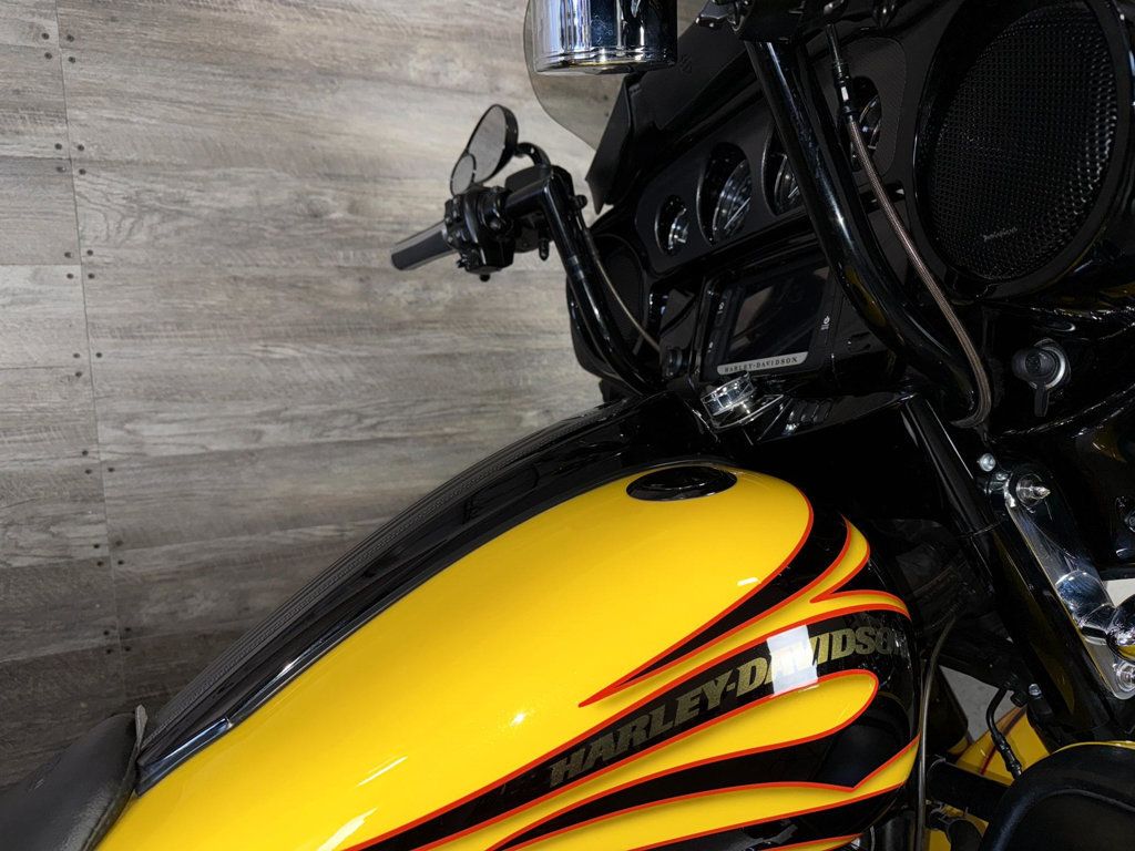 2015 Harley-Davidson FLHXSE CVO Street Glide Special SUPER CLEAN! - 22933841 - 7