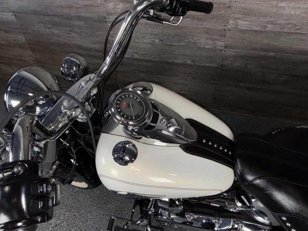 2015 Harley-Davidson FLSTC Heritage Softail Classic LOW MILES! - 22919192 - 11