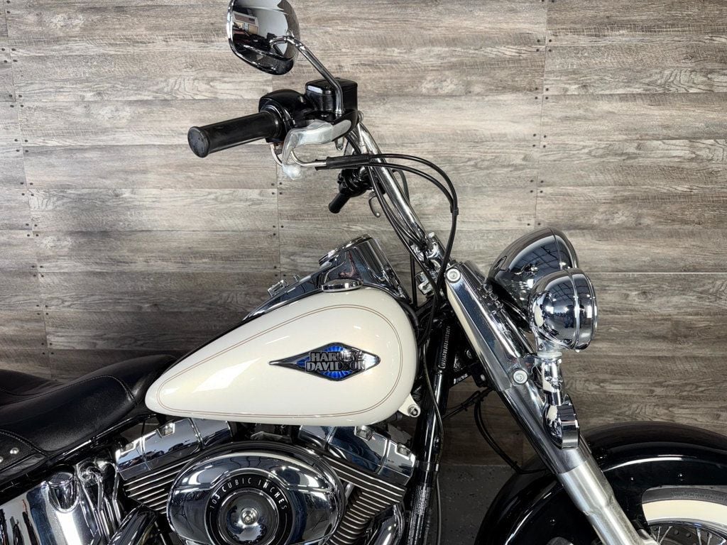 2015 Harley-Davidson FLSTC Heritage Softail Classic LOW MILES! - 22919192 - 4
