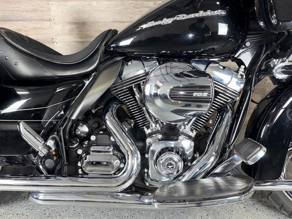 2015 Harley-Davidson FLTRXS Road Glide Special SUPER CLEAN! - 23055421 - 7