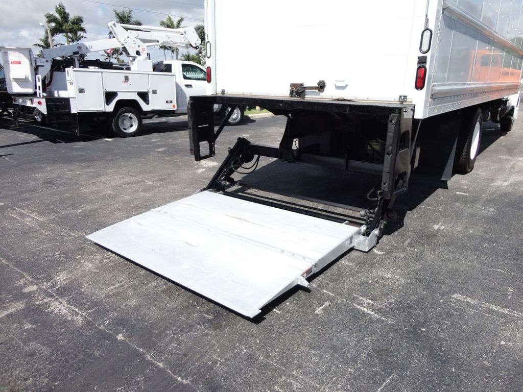 2015 HINO 268 26FT DRY BOX TRUCK . CARGO TRUCK WITH LIFTGATE - 18212180 - 26
