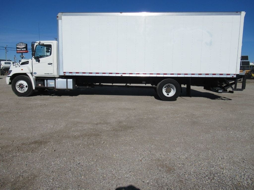 2015 HINO 268A (26ft Box with Lift Gate) - 22282676 - 3