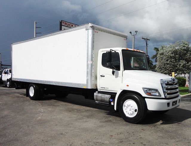 2015 HINO 268A 26FT DRY BOX TRUCK. CARGO TRUCK WITH LIFTGATE - 19274492 - 0
