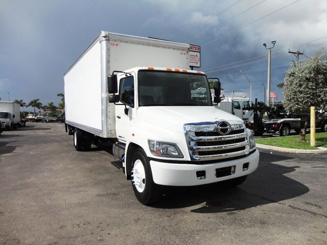 2015 HINO 268A 26FT DRY BOX TRUCK. CARGO TRUCK WITH LIFTGATE - 19274492 - 1