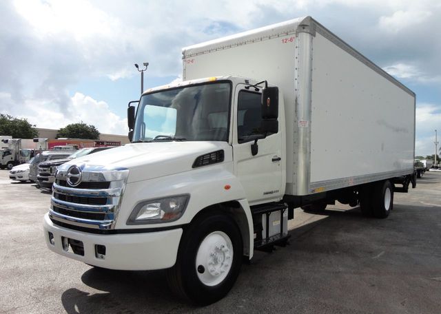 2015 HINO 268A 26FT DRY BOX TRUCK. CARGO TRUCK WITH LIFTGATE - 19274492 - 3