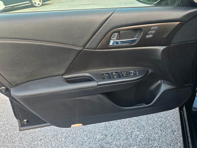 2015 Honda Accord Hybrid 4dr Sedan EX-L - 23045683 - 9