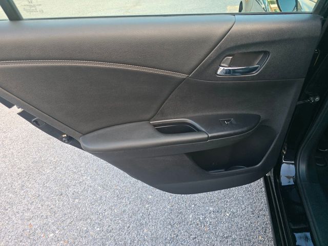 2015 Honda Accord Hybrid 4dr Sedan EX-L - 23045683 - 11