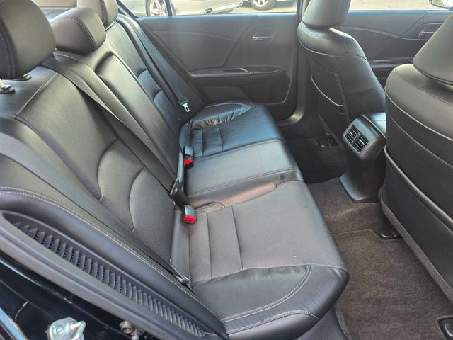 2015 Honda Accord Hybrid 4dr Sedan EX-L - 23045683 - 14