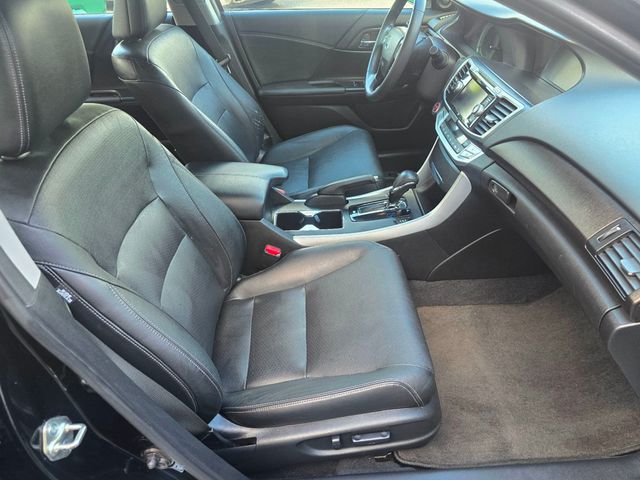 2015 Honda Accord Hybrid 4dr Sedan EX-L - 23045683 - 17