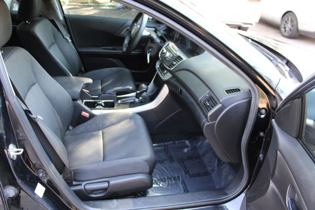 2015 Honda Accord LX photo 15