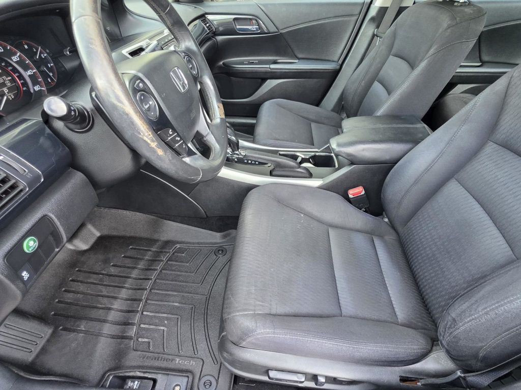 2015 Honda Accord Sport photo 4