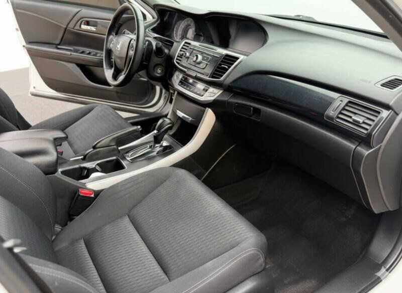 2015 Honda Accord Sedan 4dr I4 CVT Sport - 22936545 - 14