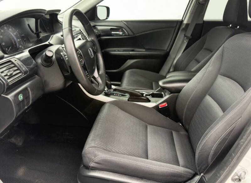 2015 Honda Accord Sedan 4dr I4 CVT Sport - 22936545 - 8