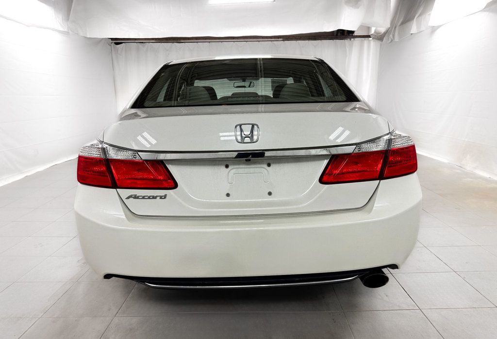 2015 Honda Accord Sedan EX - 23041135 - 4