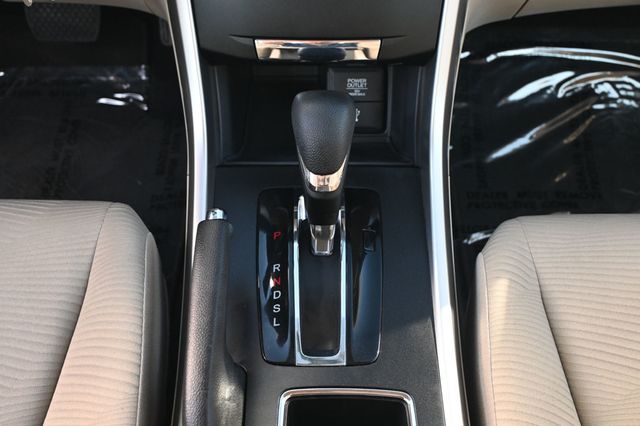 2015 Honda Accord Sedan LX  - 22941700 - 11