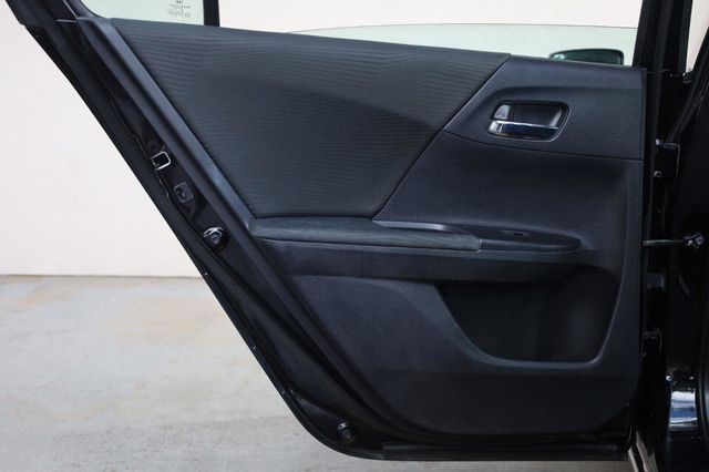 2015 Honda Accord Sedan LX - 23081987 - 18