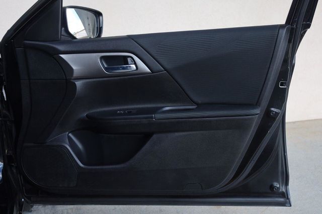 2015 Honda Accord Sedan LX - 23081987 - 24