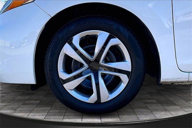 2015 Honda Civic Coupe 2dr CVT LX - 22959140 - 32