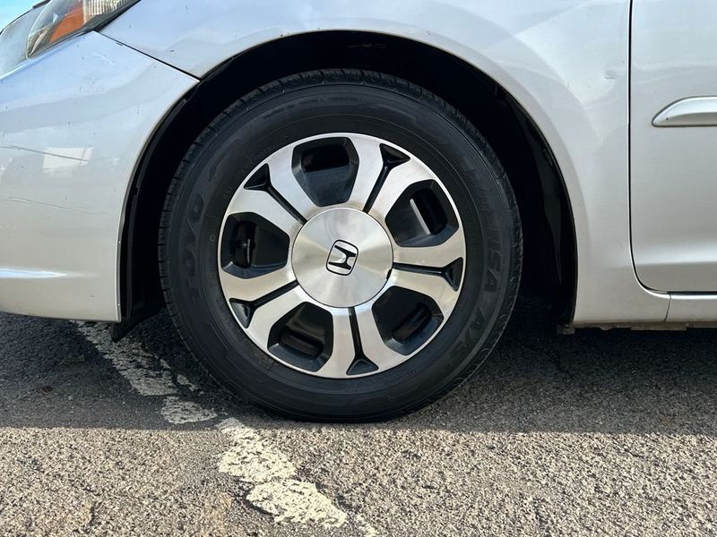 2015 Honda Civic Hybrid 4dr Sedan L4 CVT - 22967790 - 10