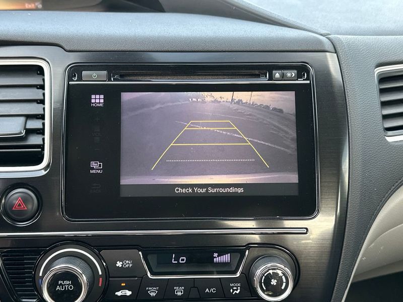 2015 Honda Civic Hybrid 4dr Sedan L4 CVT - 22967790 - 16